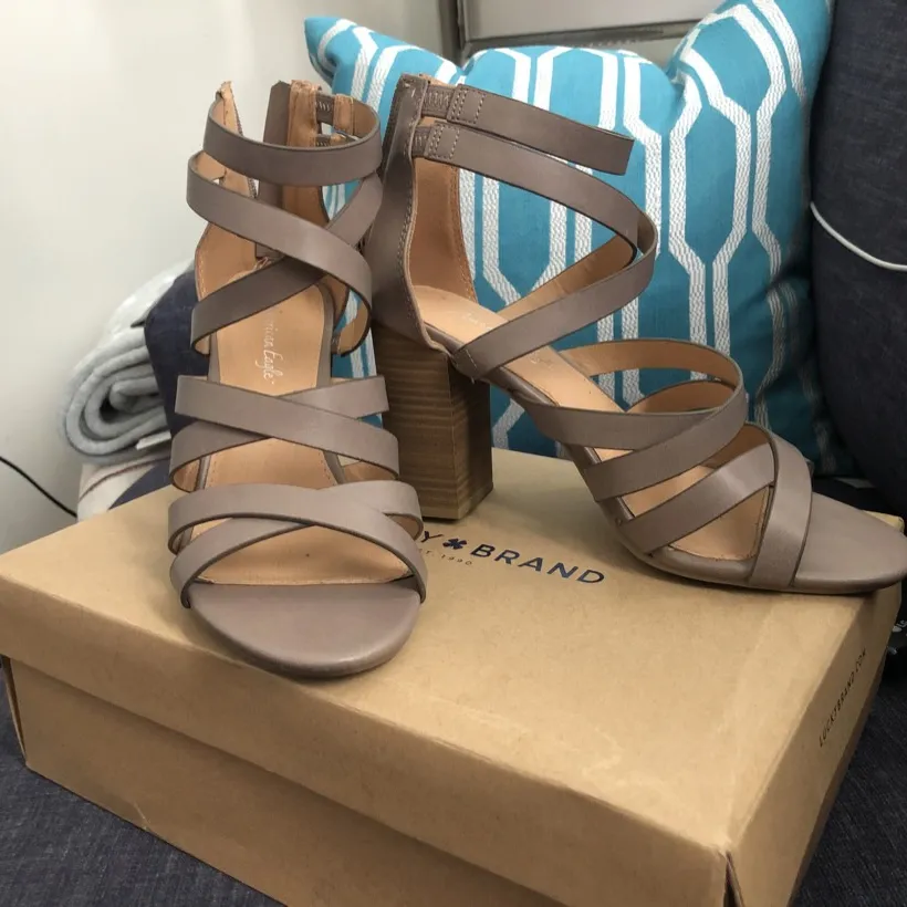 American Eagle Zip-up Cage Sandals – Size 9 photo 1