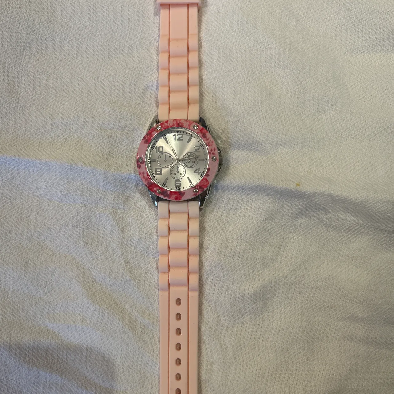 Pink watch photo 1
