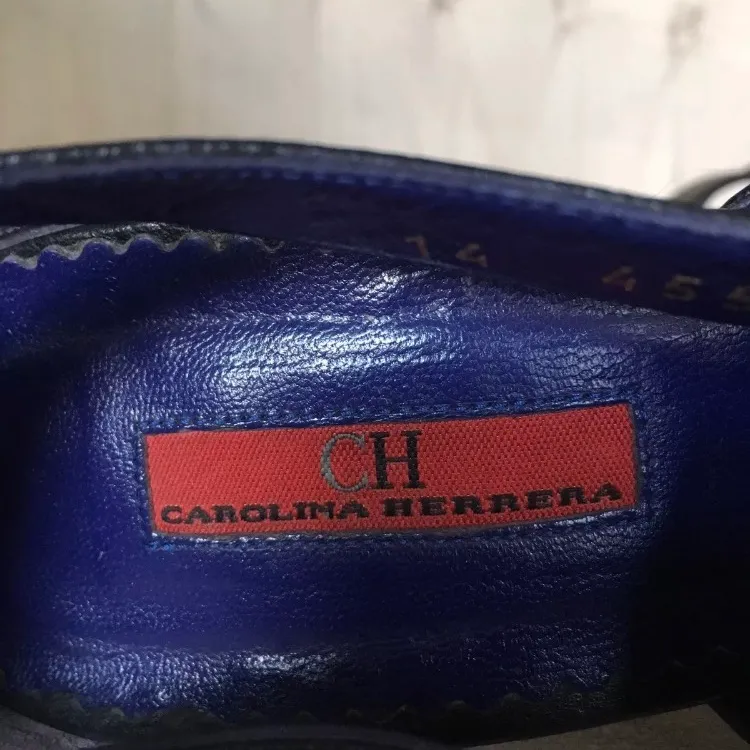 Carolina Herrera Size 39 photo 6
