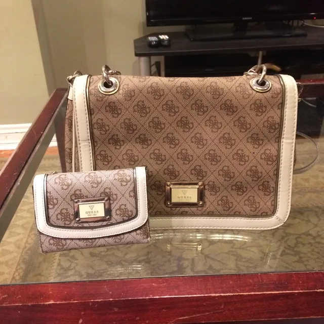 Beige Guess brand Shoulder Purse with Matching Wallet photo 1