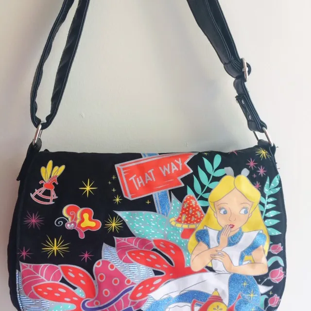 Disney Alice In Wonderland Messenger Bag photo 1