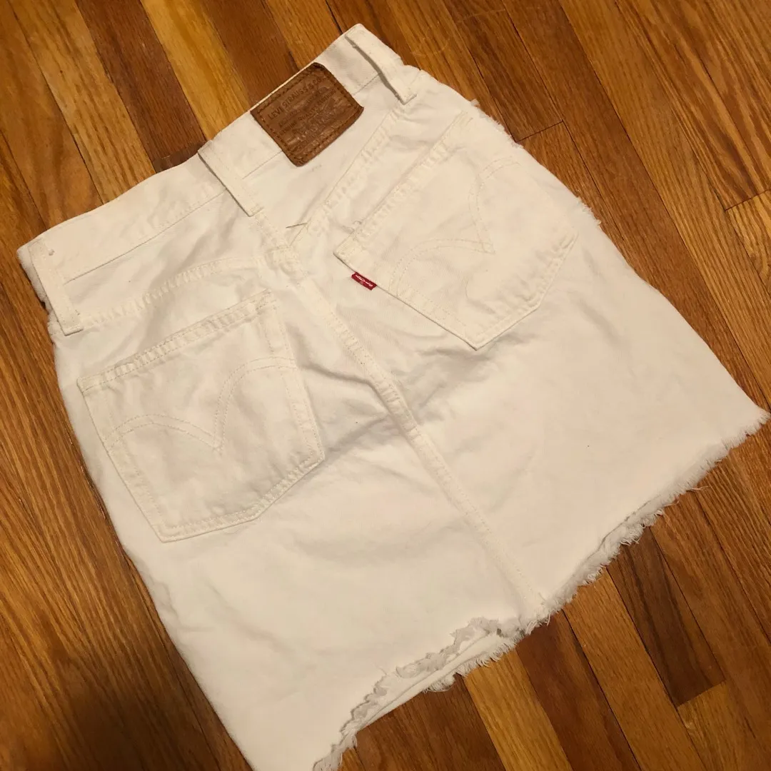 Levi’s White Denim Skirt photo 3