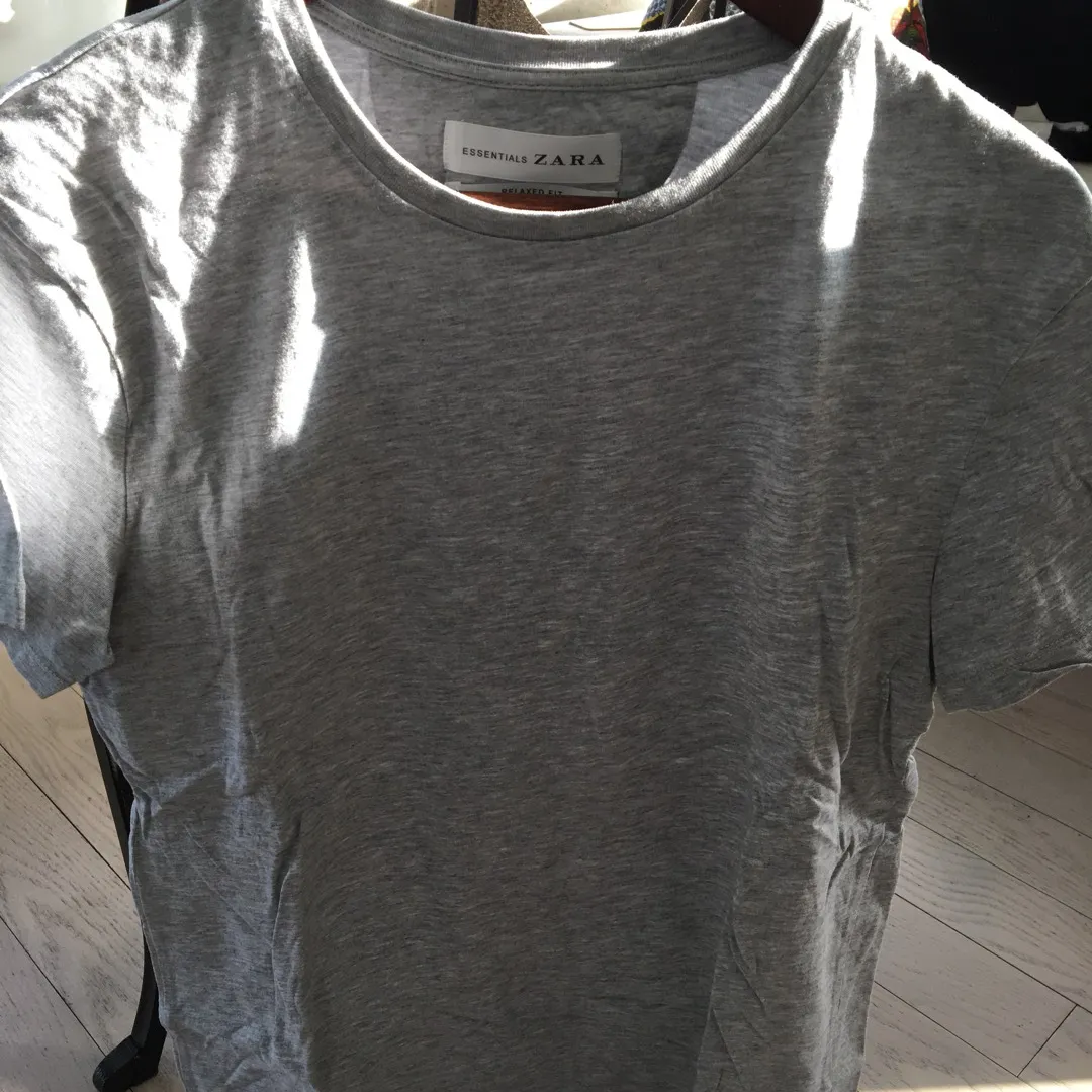 Zara Grey T-shirt photo 1