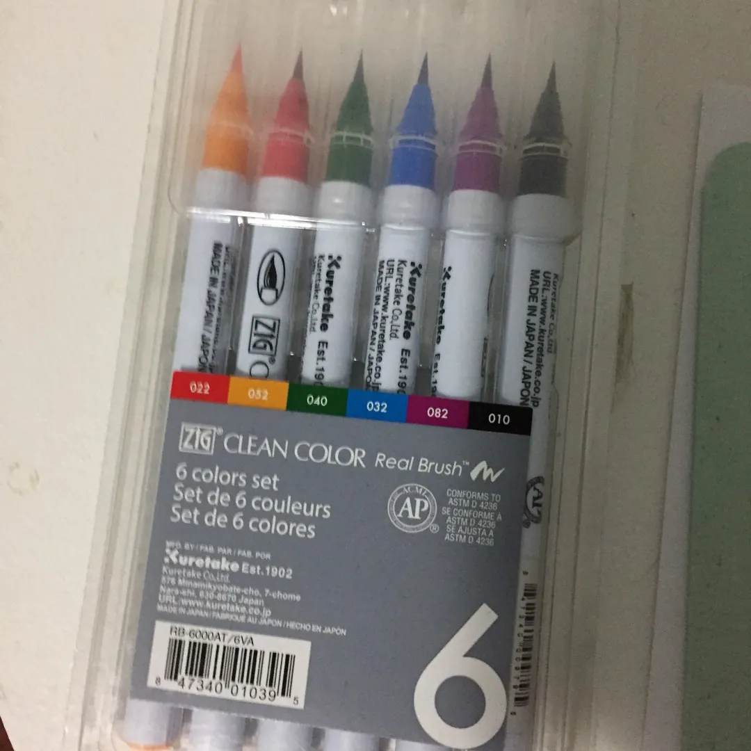 Zig Clean Colour Real Brush Markers photo 1