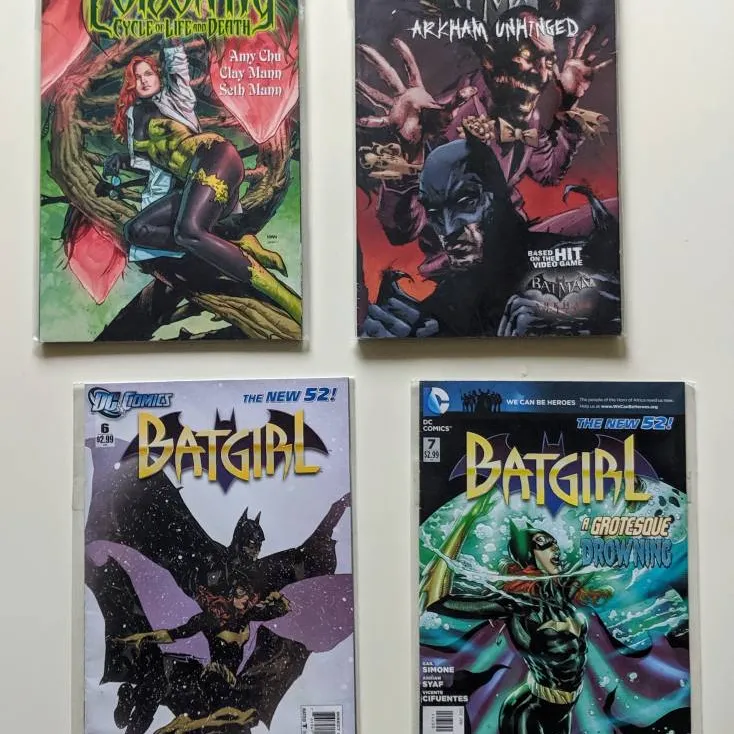 Batman / Batgirl / Poison Ivy Comics photo 1