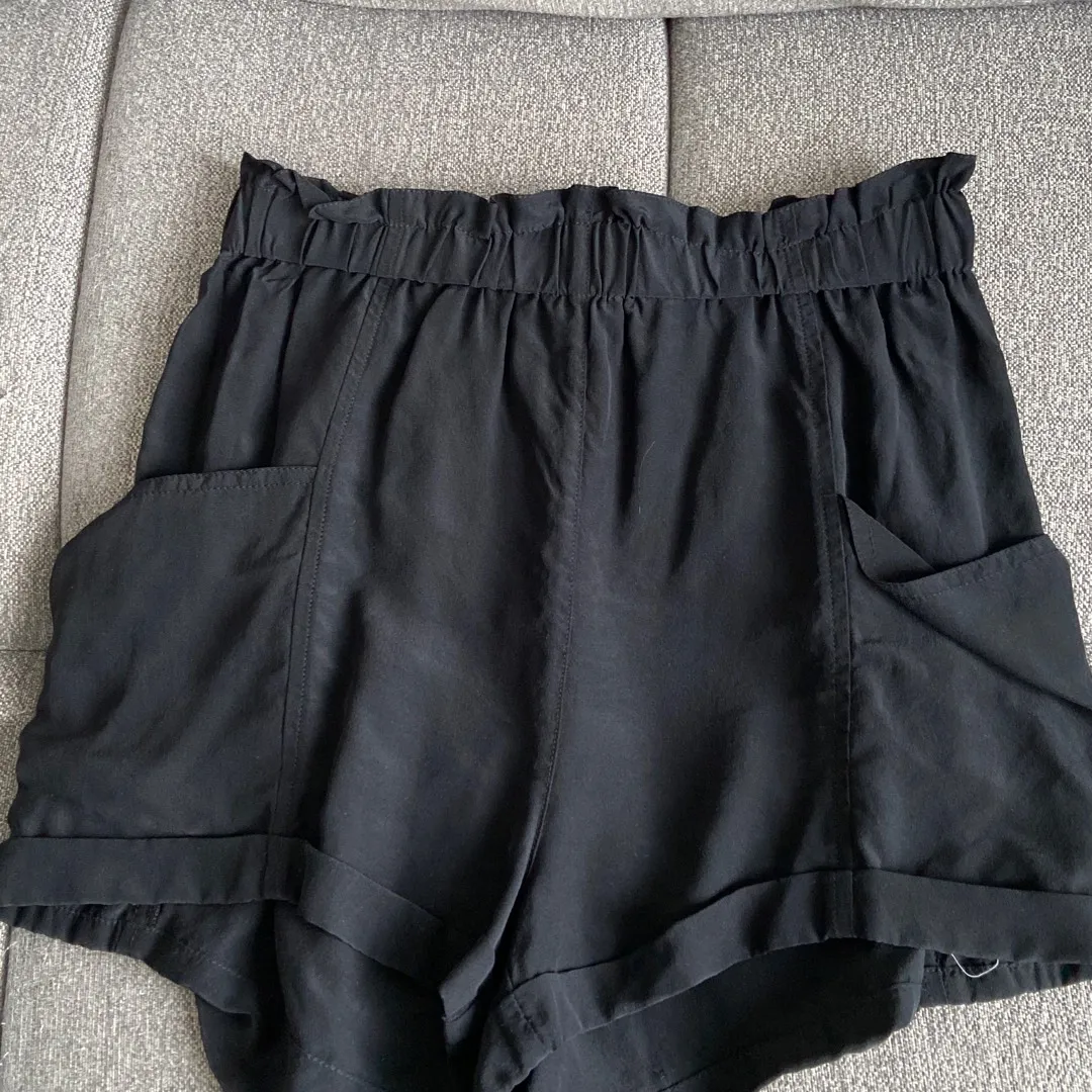 100% Silk Shorts Size Small photo 1