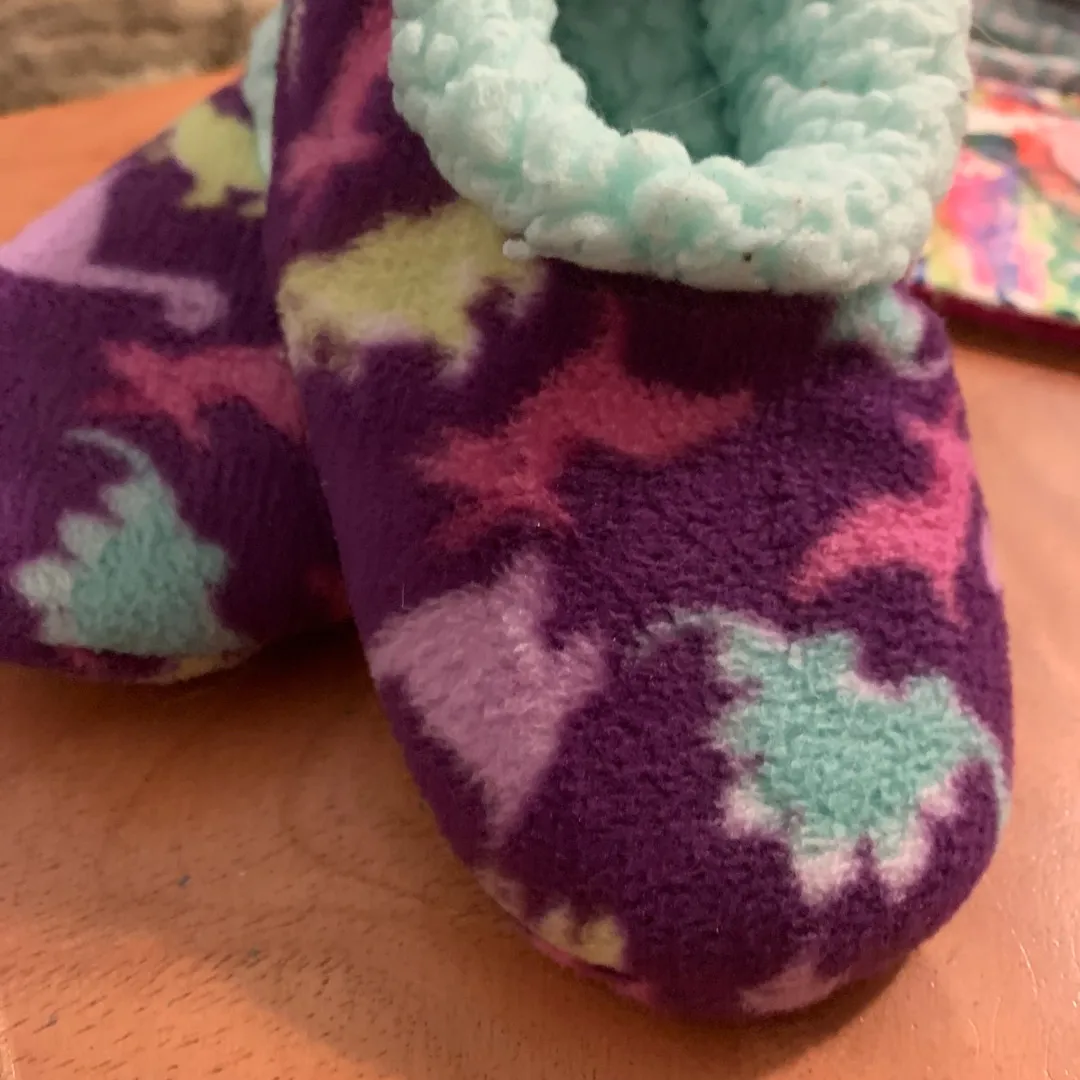 Snoozies Little Kids Dinosaur Slippers Size 7-8 photo 1