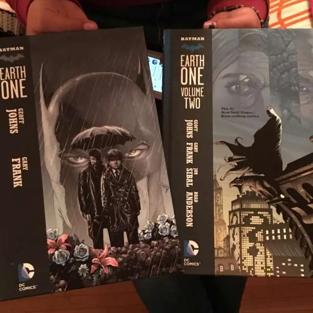 Batman Earth One Book 1 And 2 photo 1