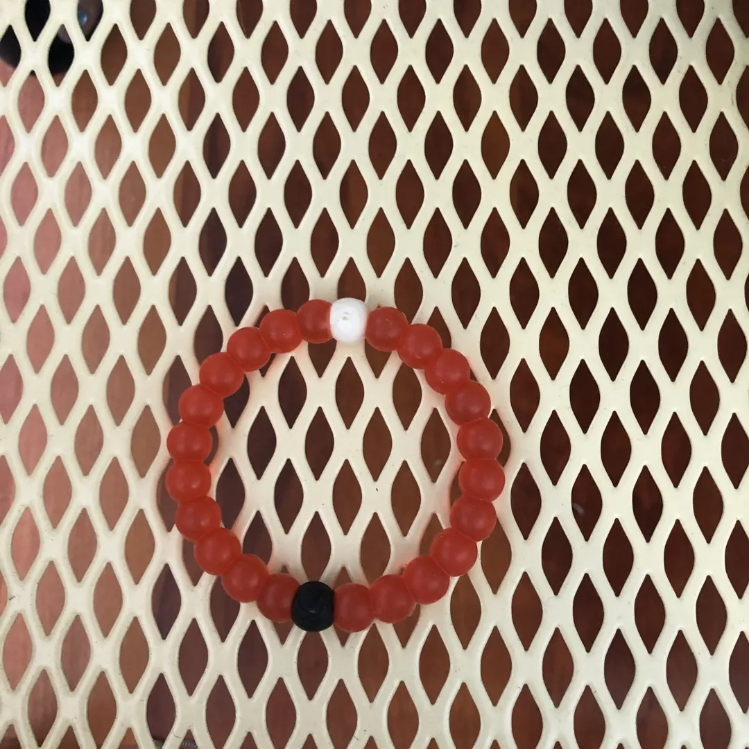 Red lokai Bracelet photo 1