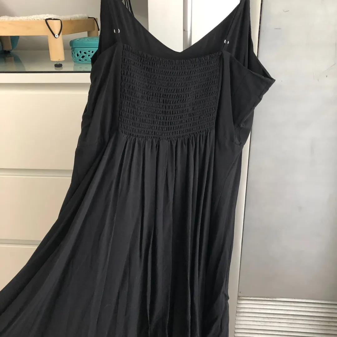 GAP - Little Black Dress: Size Medium (fits Like A Large) photo 4
