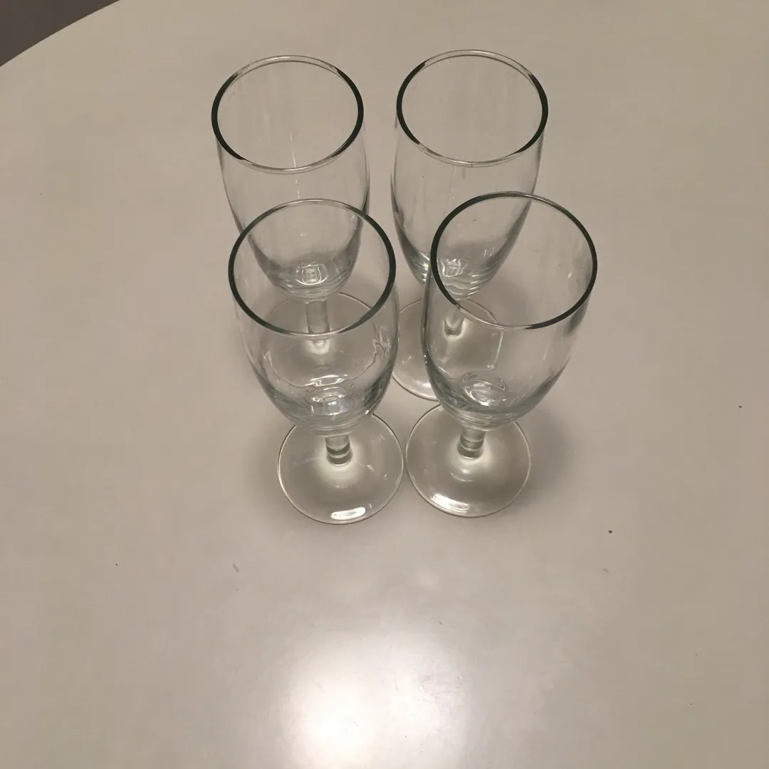 4 Wine Glasses photo 3