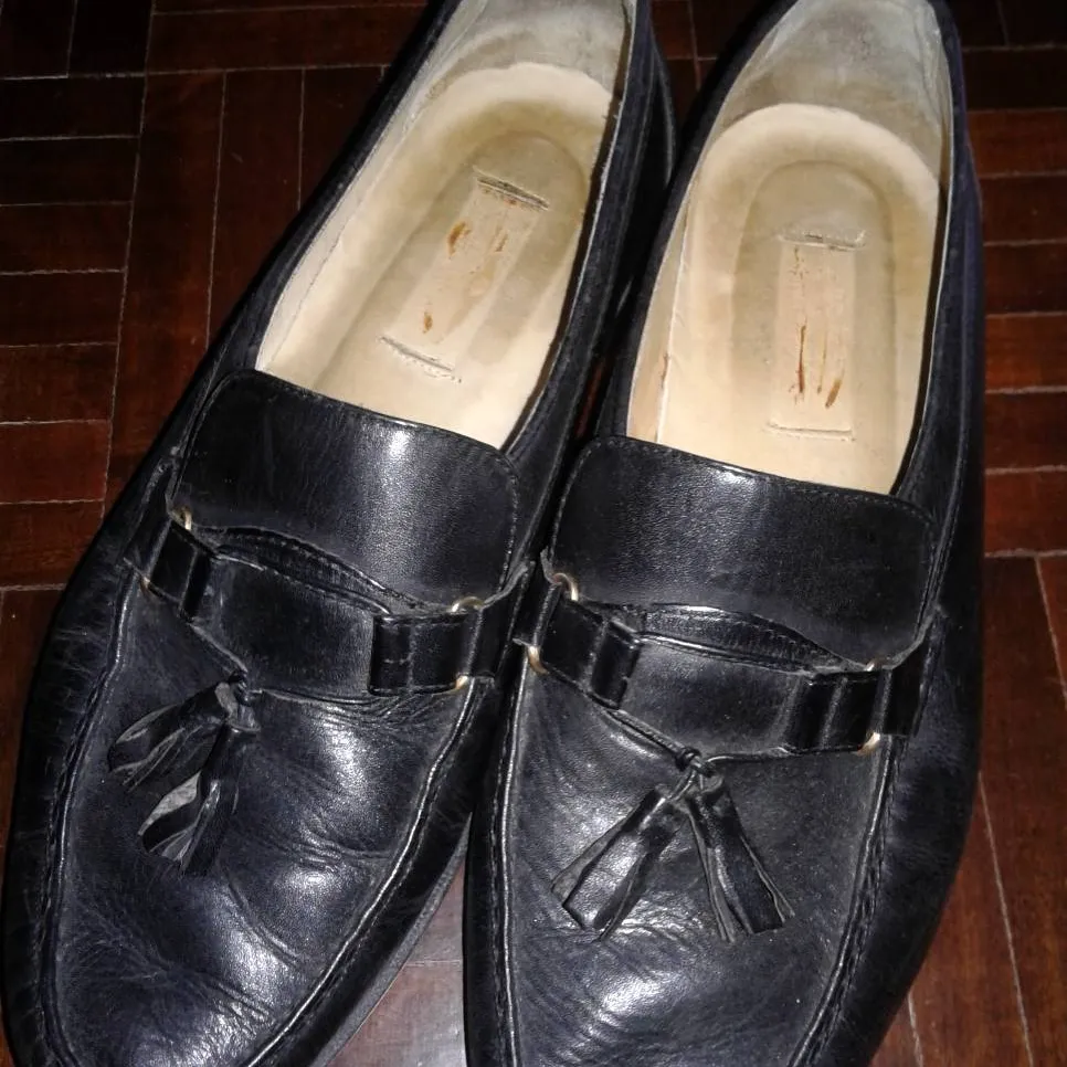 Men's Sz 9 Vintage Loafers photo 1