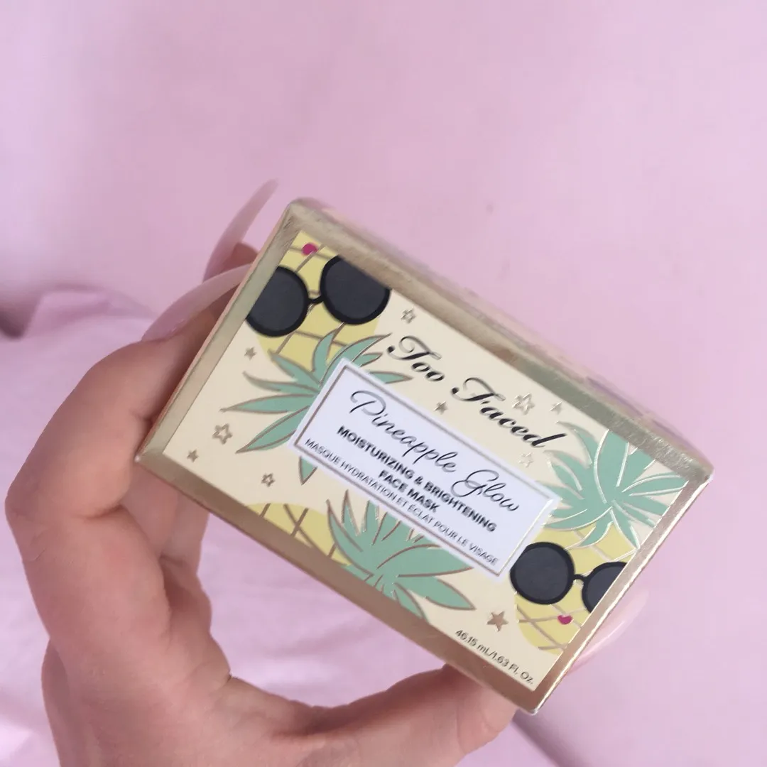 Too faced Pineapple Glow Mask photo 1
