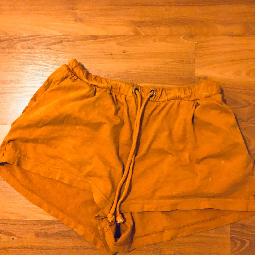 Medium Shorts photo 1