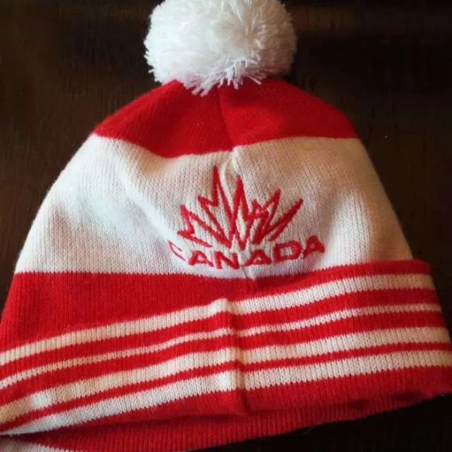 Team Canada Olympic touque photo 3