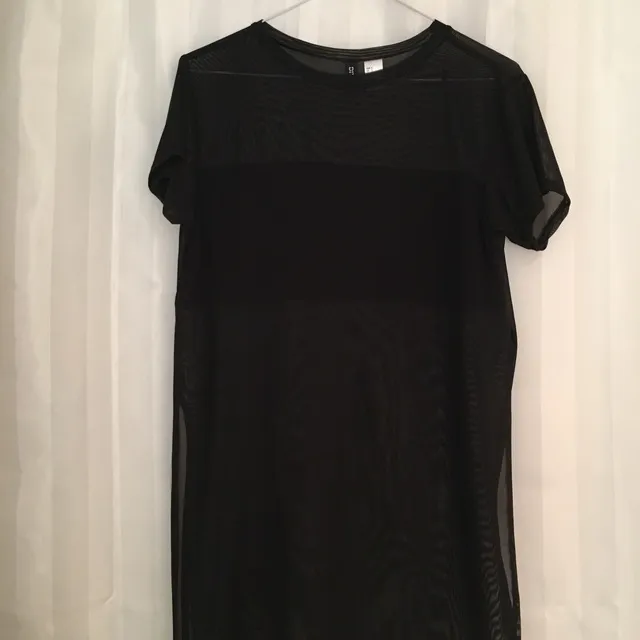 Small H&M Mesh Top photo 1