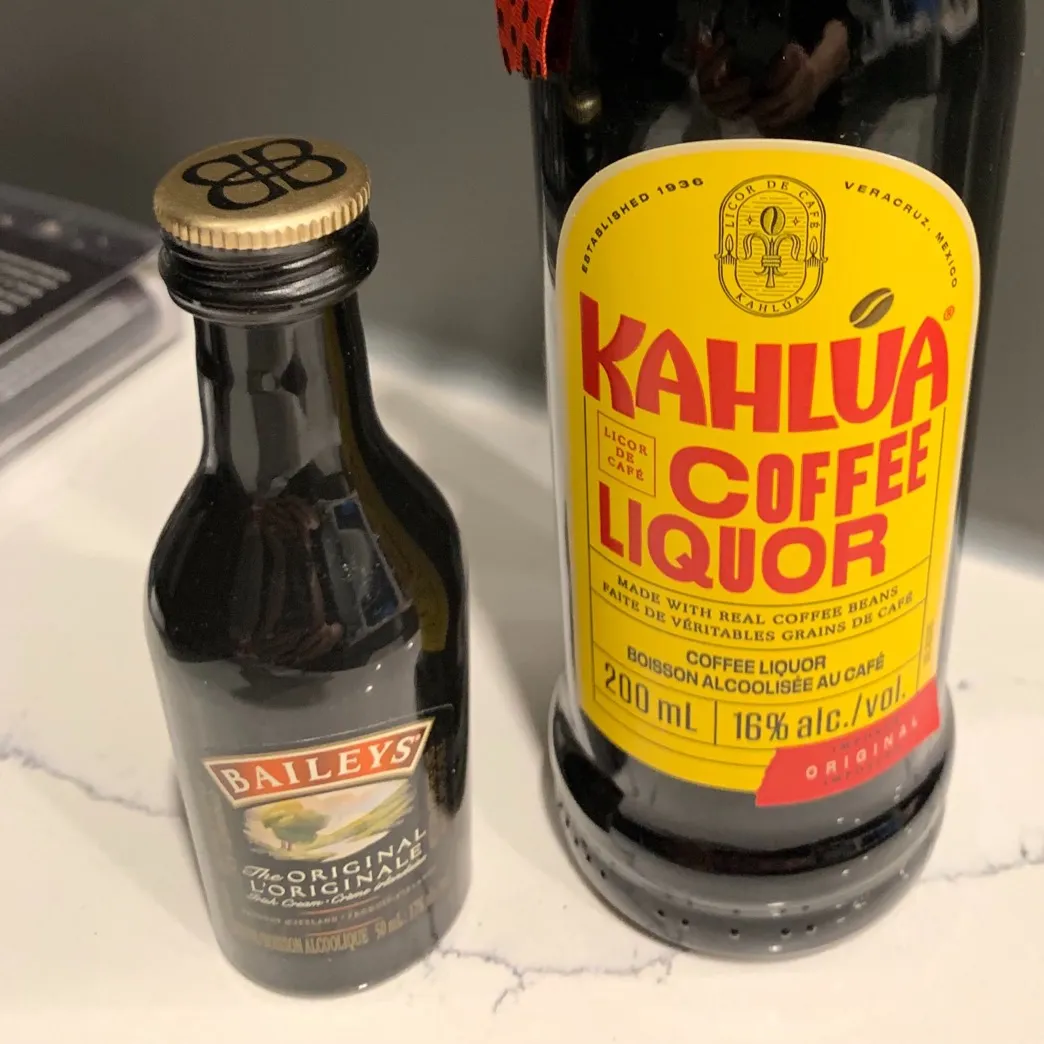 New Baileys Small Single Serve And 200mL Kahlua Coffee Liquor photo 1