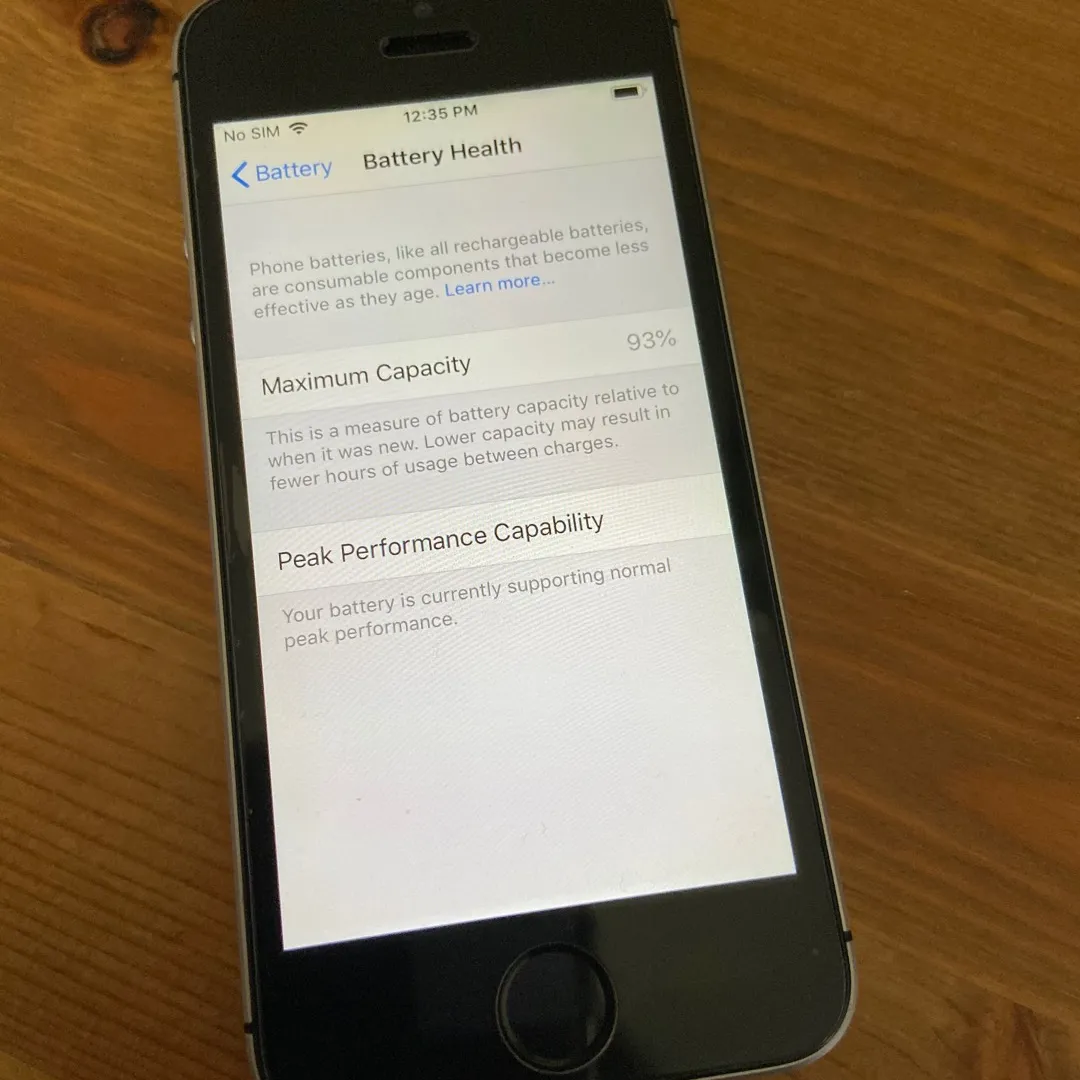 Apple IPhone SE Space Grey 64GB unlocked 93% battery life photo 9