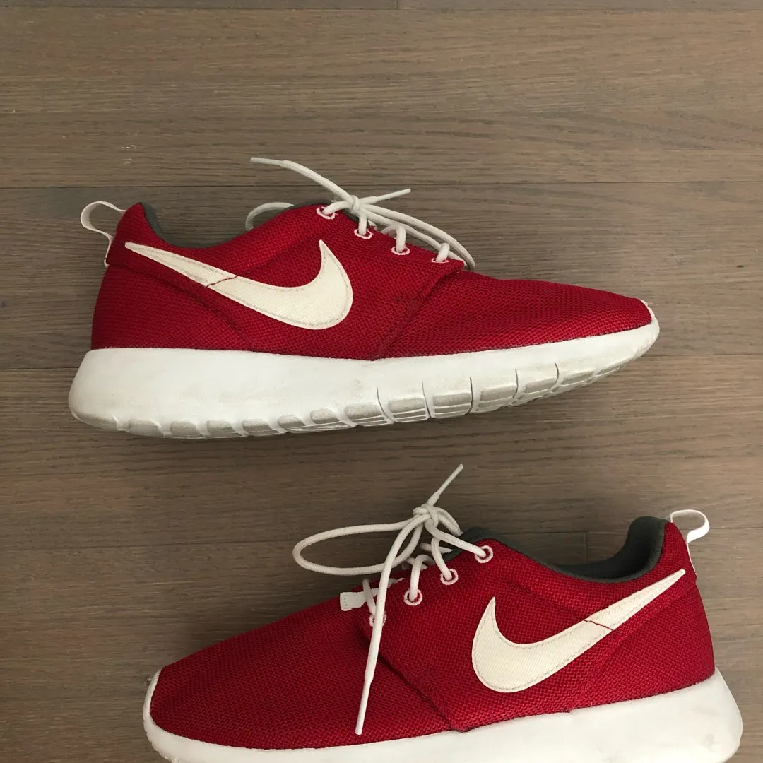 Women’s/Youth Nike Red Sneakers photo 3