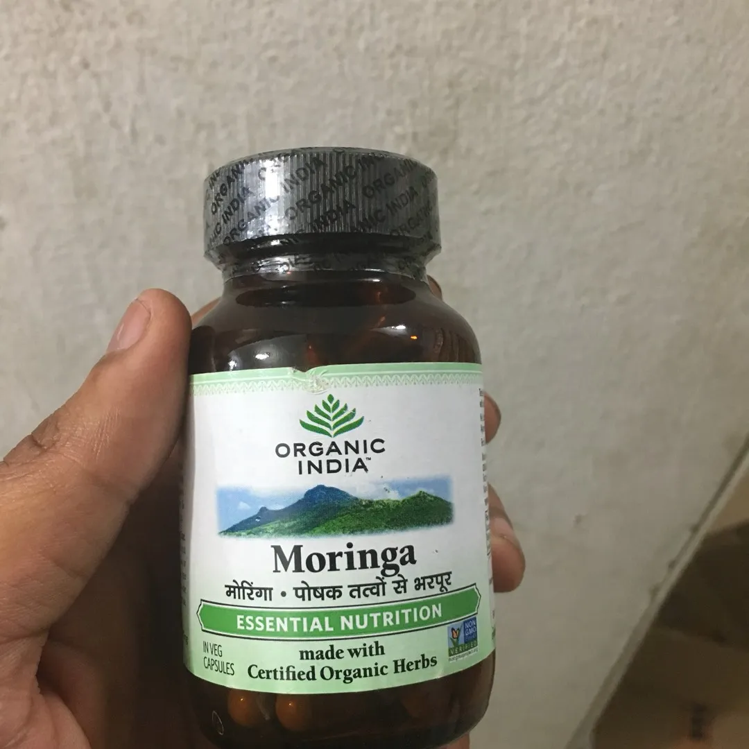 Organic Moringa Capsules photo 1