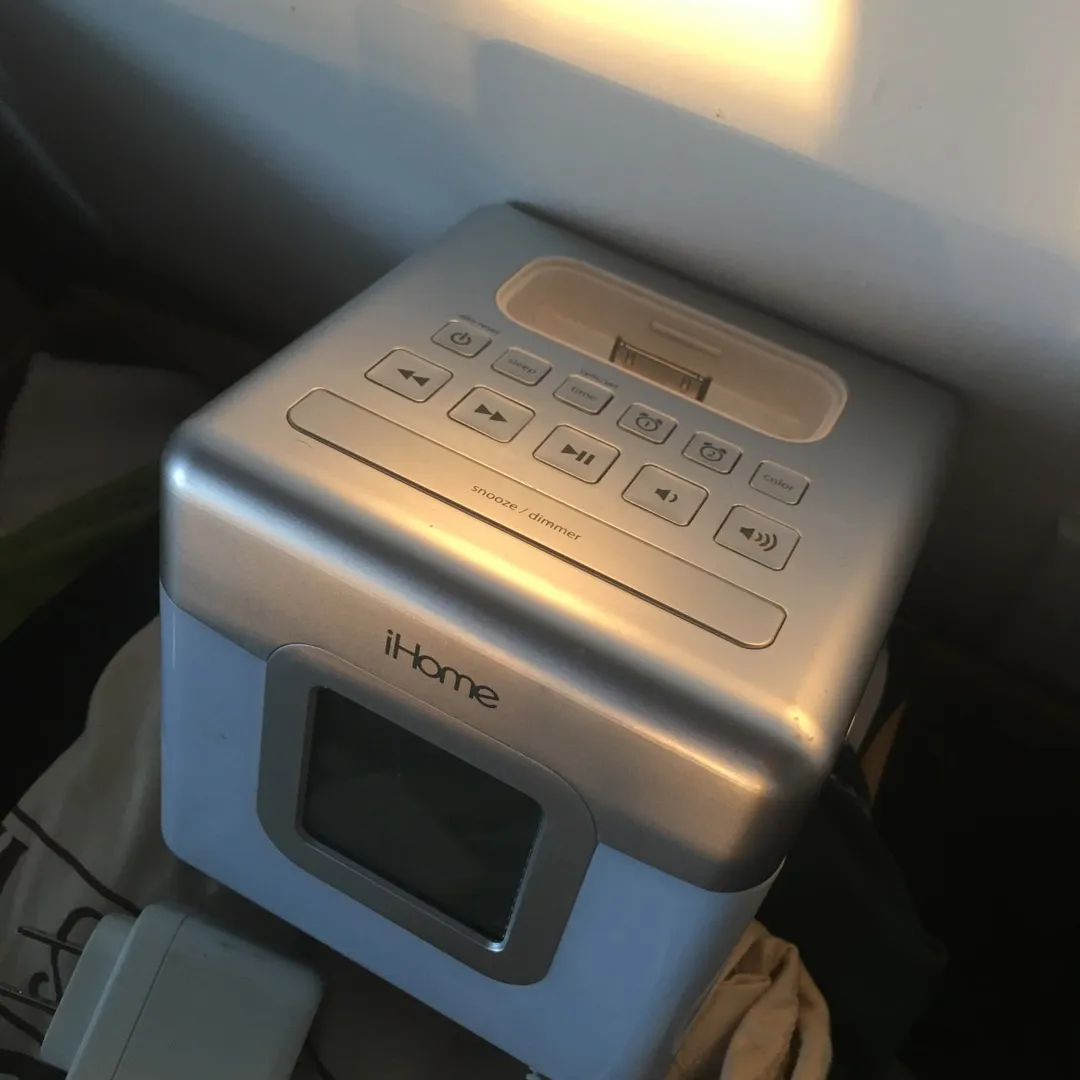 Alarm Clock/Speaker For Use W Older iPhone/iPod photo 1