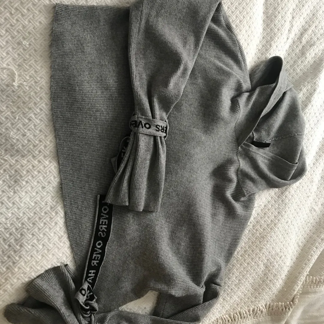 Sweater H&M Size L Cropped Hooded photo 1
