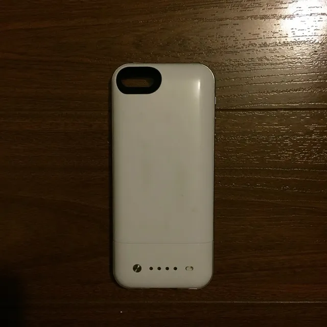 ✨SOLD✨ White Mophie Case For iPhone 5/5s With Additional 32GB... photo 1