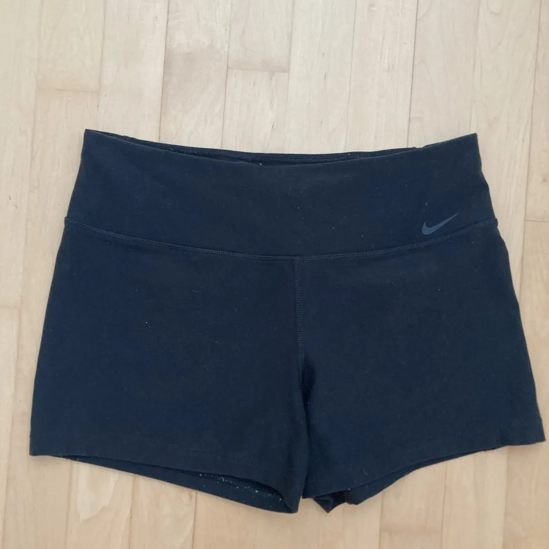 Nike medium Dri-fit Shorts photo 1