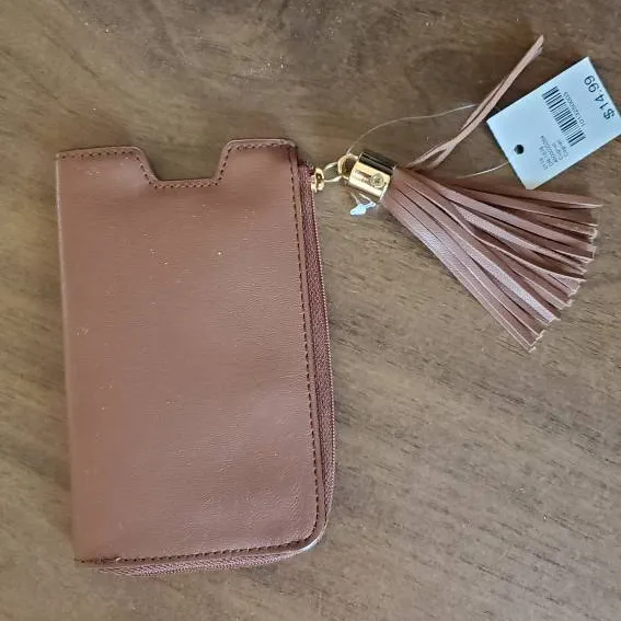 BNWT Beige Faux Leather Phone And Card Wallet photo 1