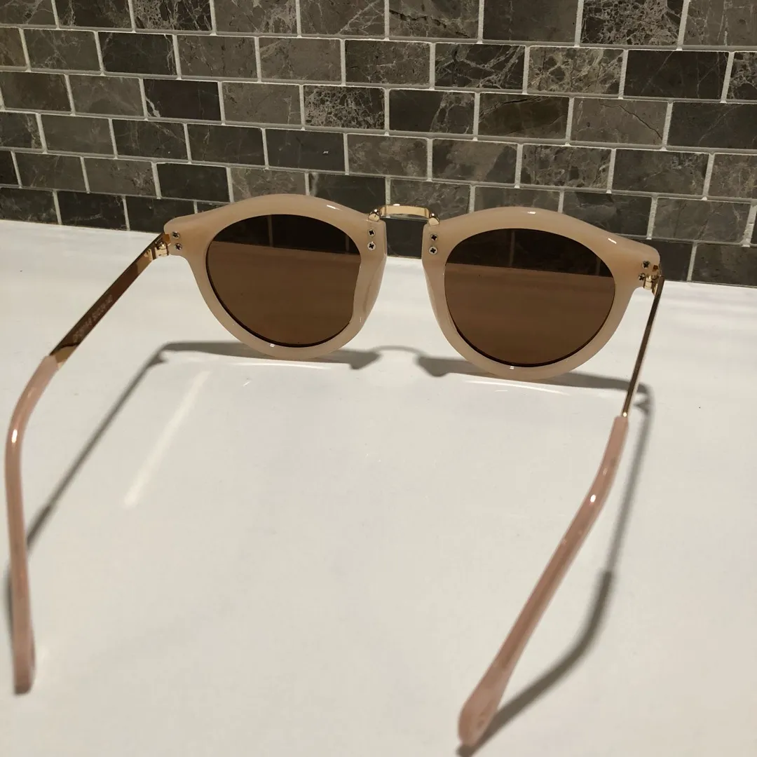 Sunglasses photo 4