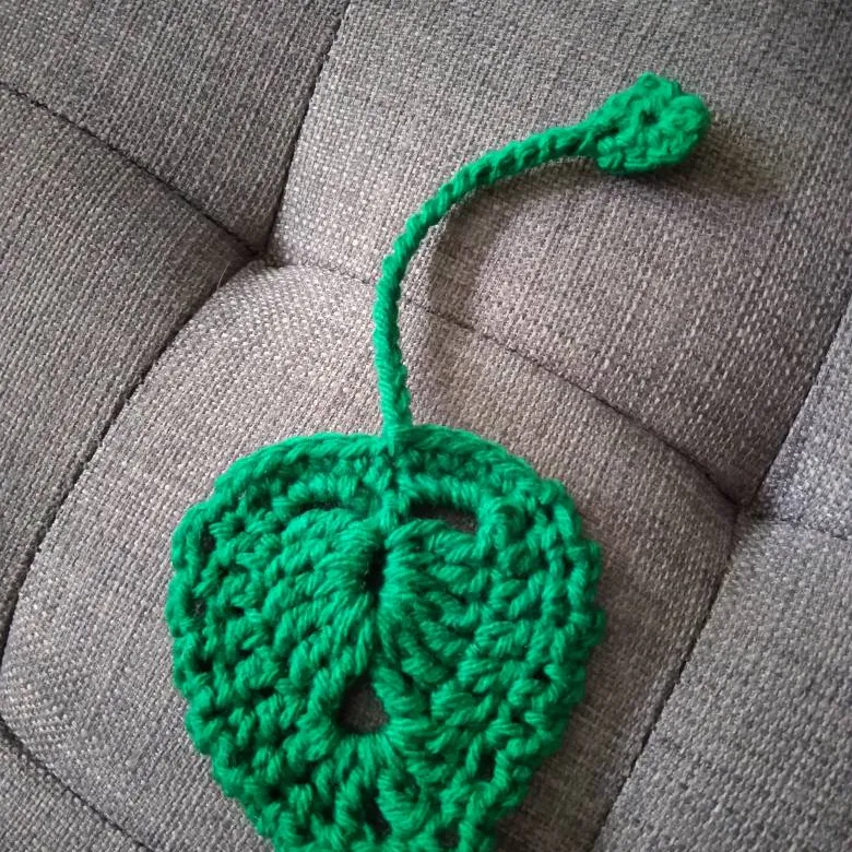 Bookmark Crochet Monstera Leaf photo 1
