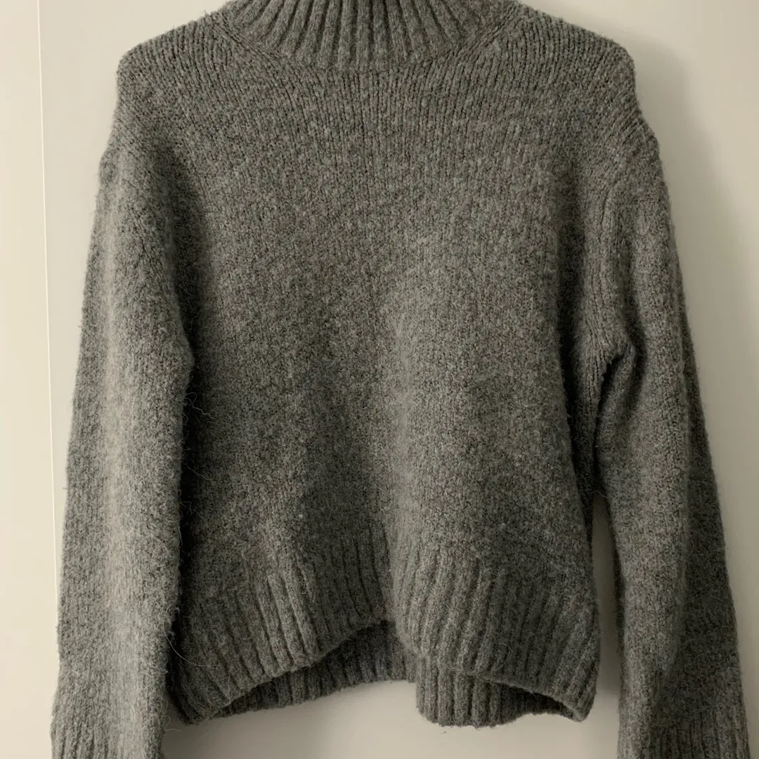 H&M Sweater - XS photo 1