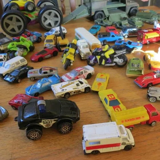 Cars Tons Of Car Toys: Star Wars, Trucks, Police, Ambulance, ... photo 1