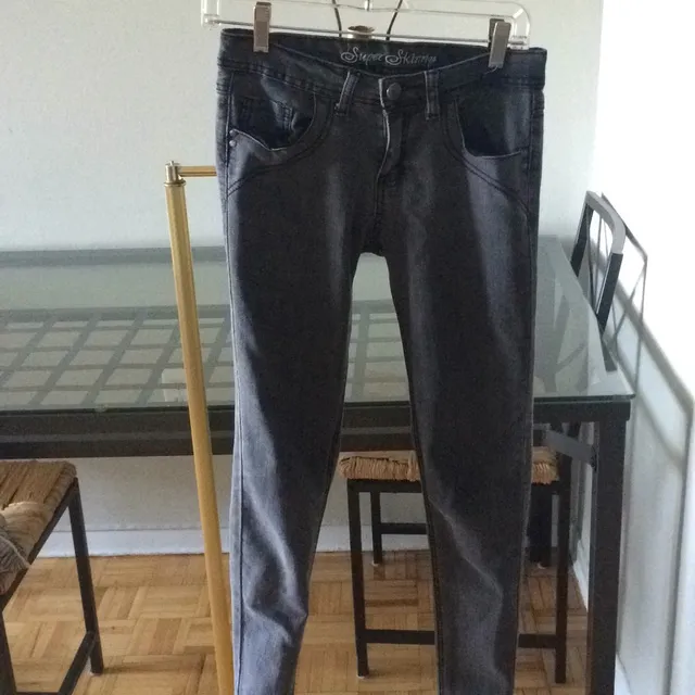 Grey Skinny Jean (size 4, Regular Leg) photo 1