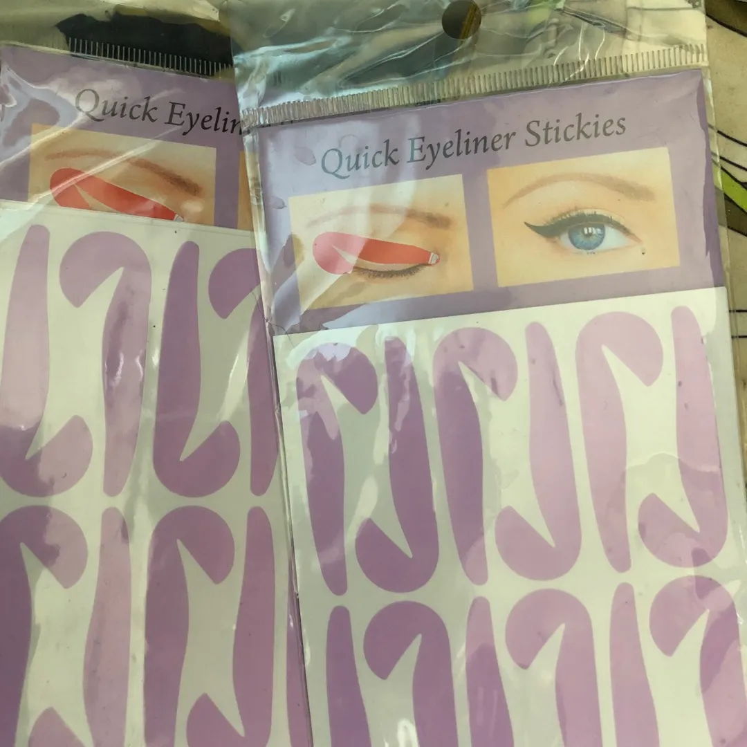 Eyeliner stickers photo 1