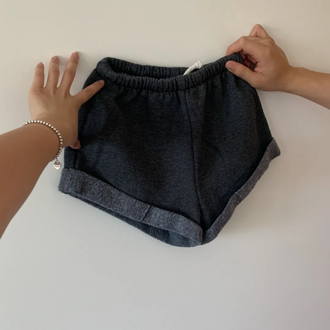 URBAN OUTFITTERS sweat shorts photo 1