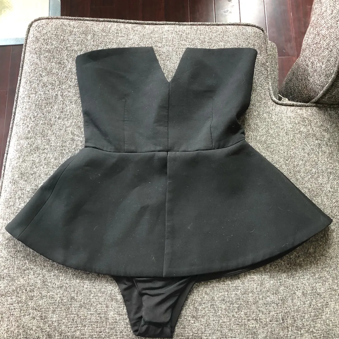 AQ/AQ Structured Body Suit Size 4 photo 1