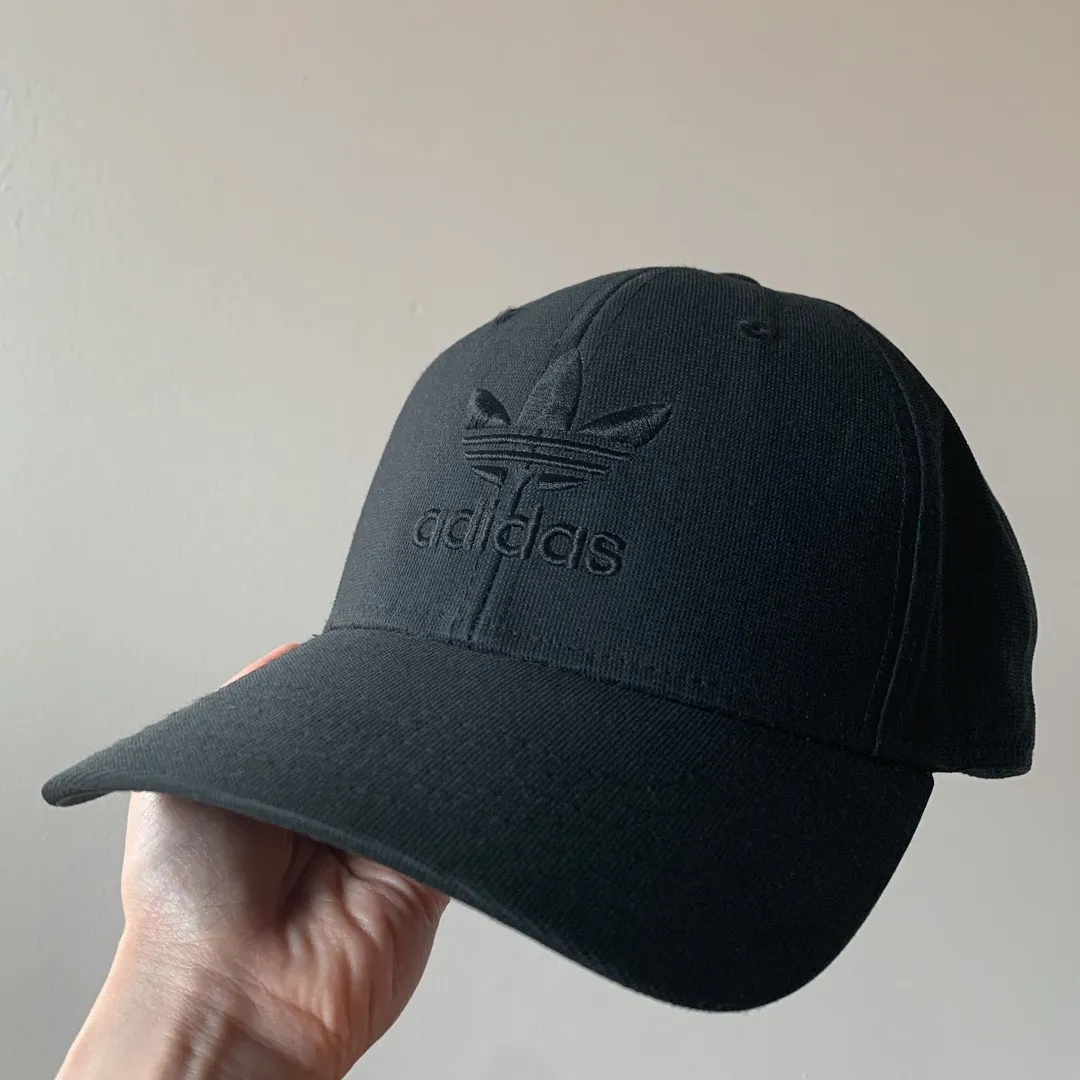 Black Adidas Cap 🧢 photo 1