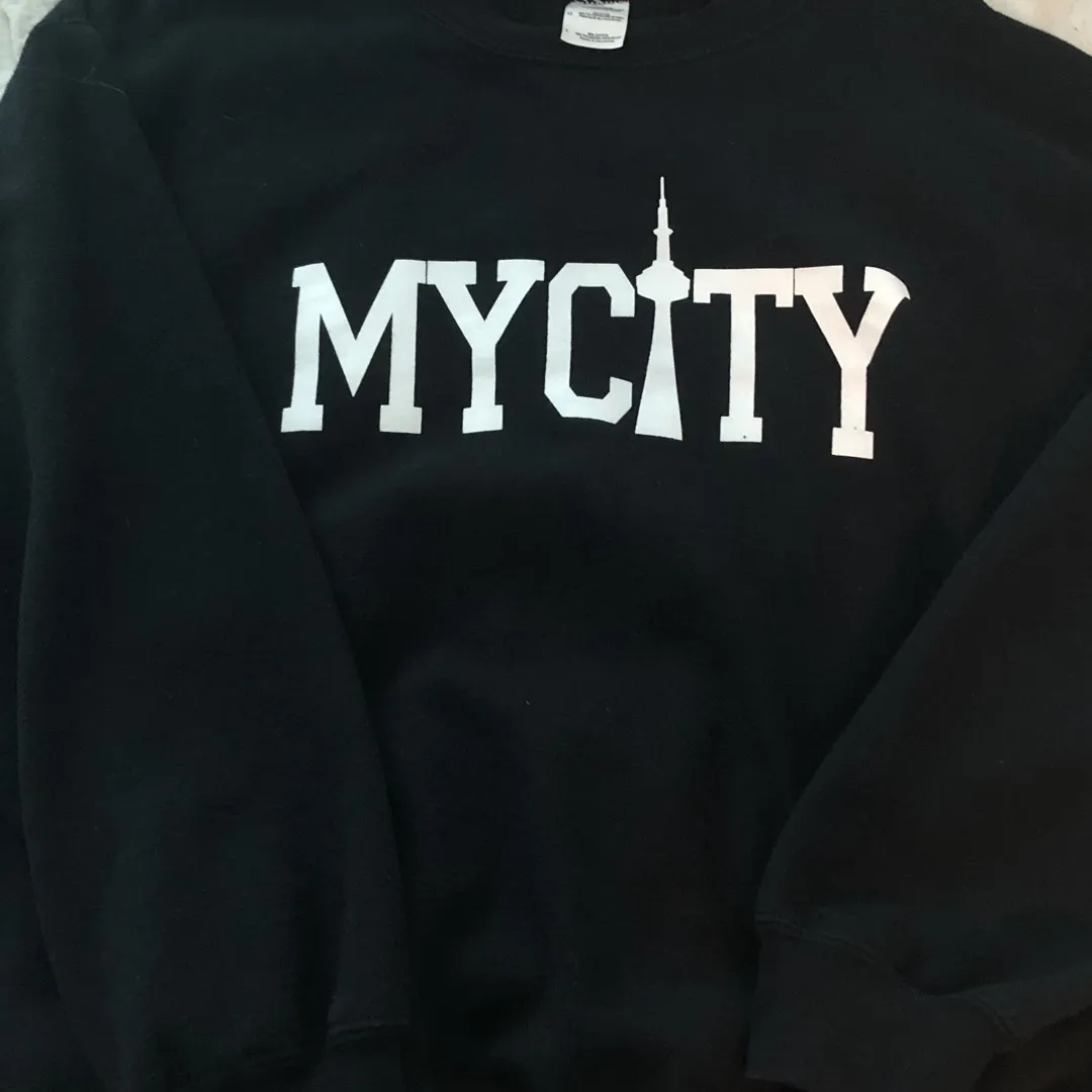 MYCITY Sweater. Large photo 1