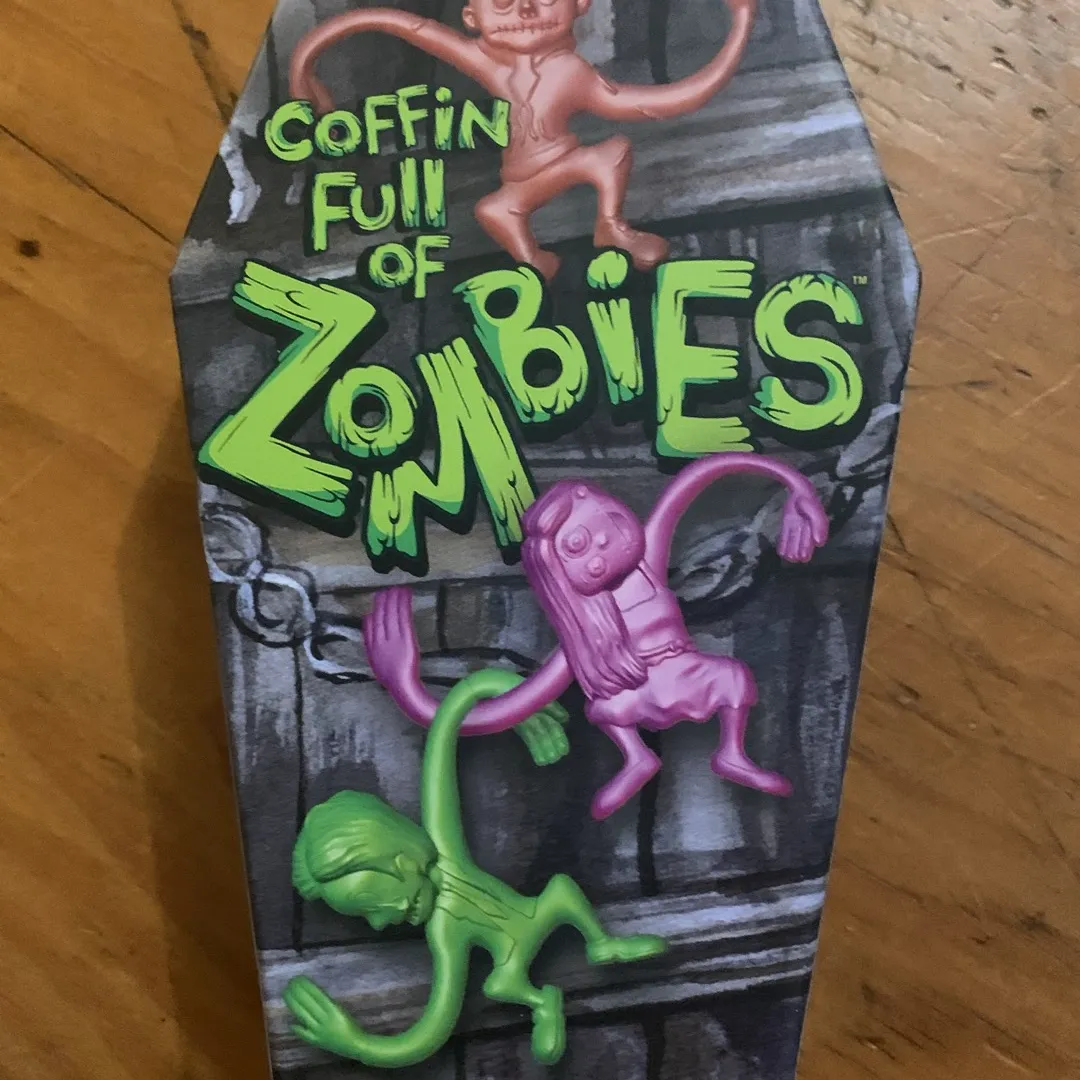 Coffin Full of Zombies game photo 1