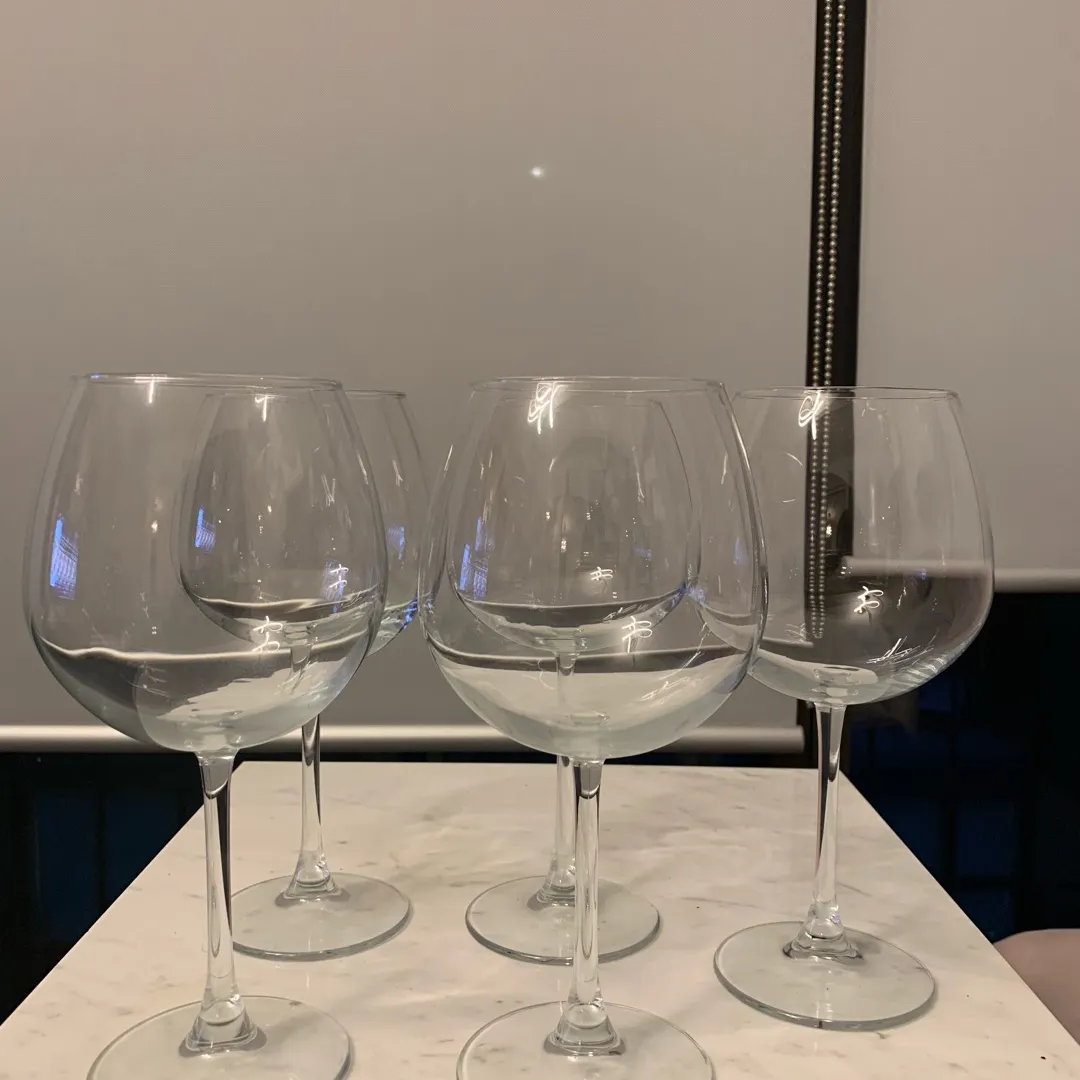 5 Wine Glasses photo 1
