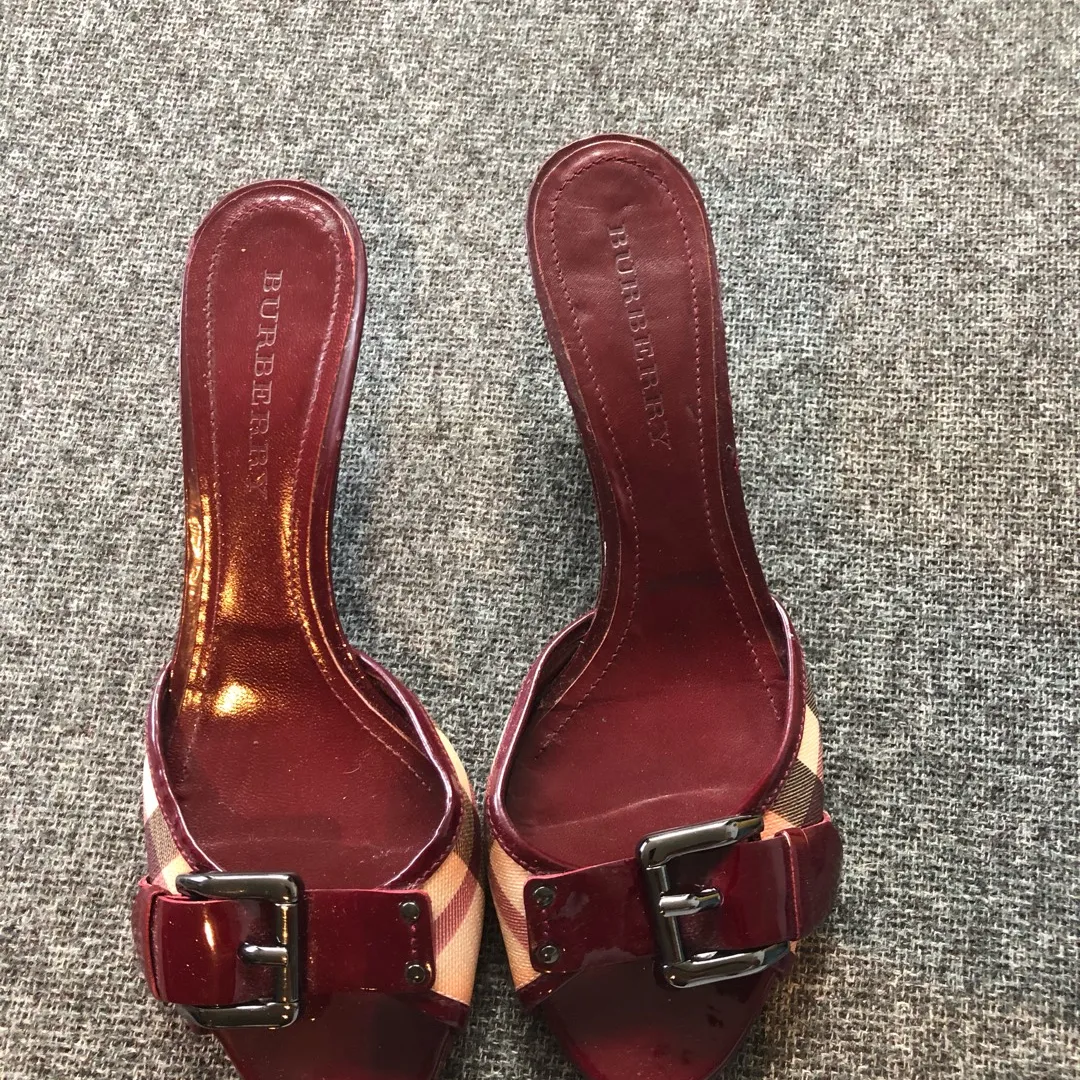Gorgeous Burberry Mules Size 40 photo 1