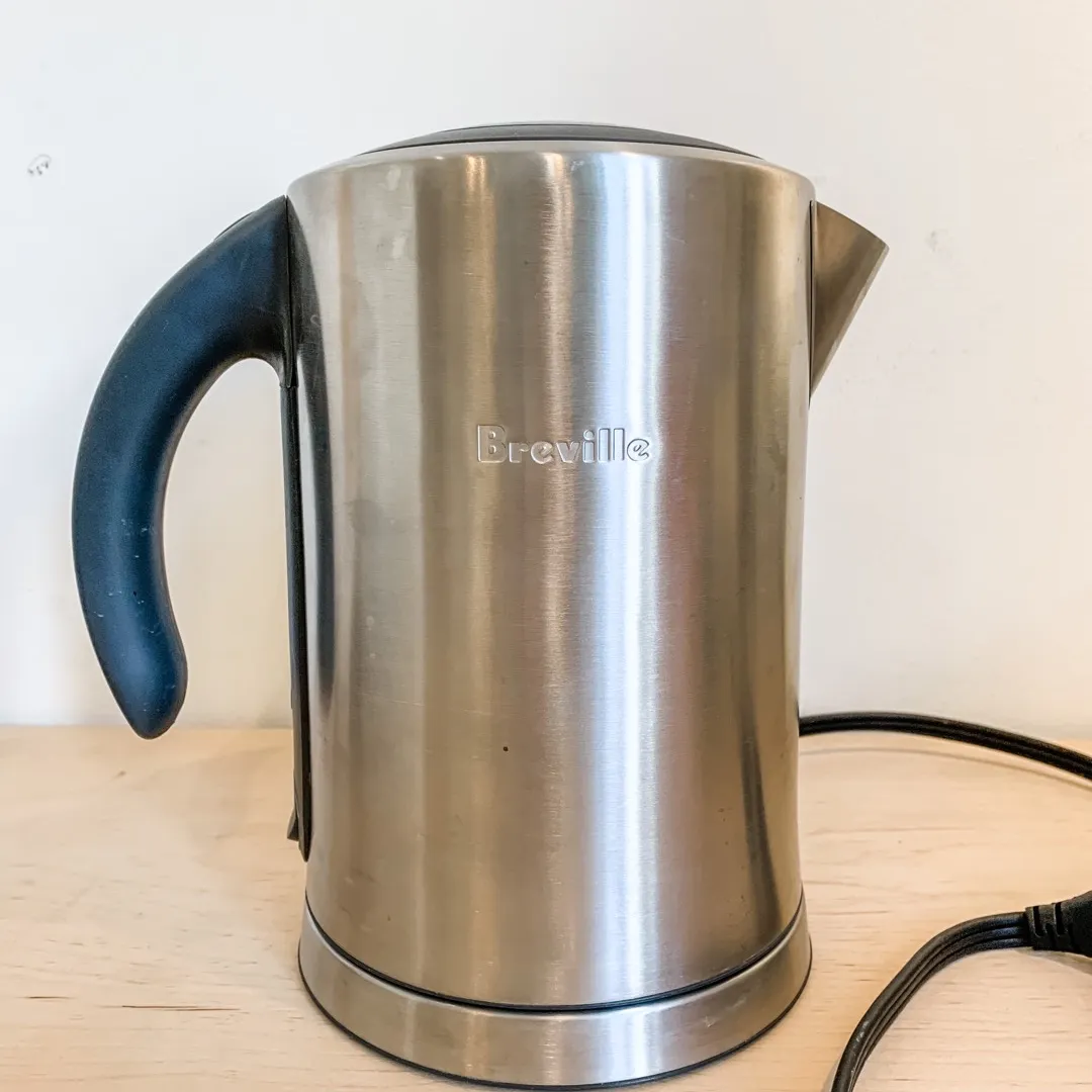 Breville Hot Water Electric Kettle photo 1