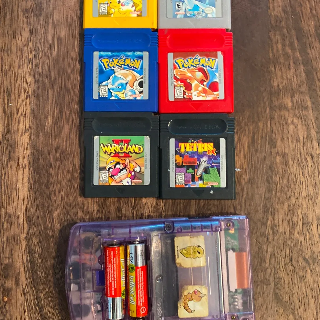 Game boy Colour With 4 Pokémon Games And More photo 3