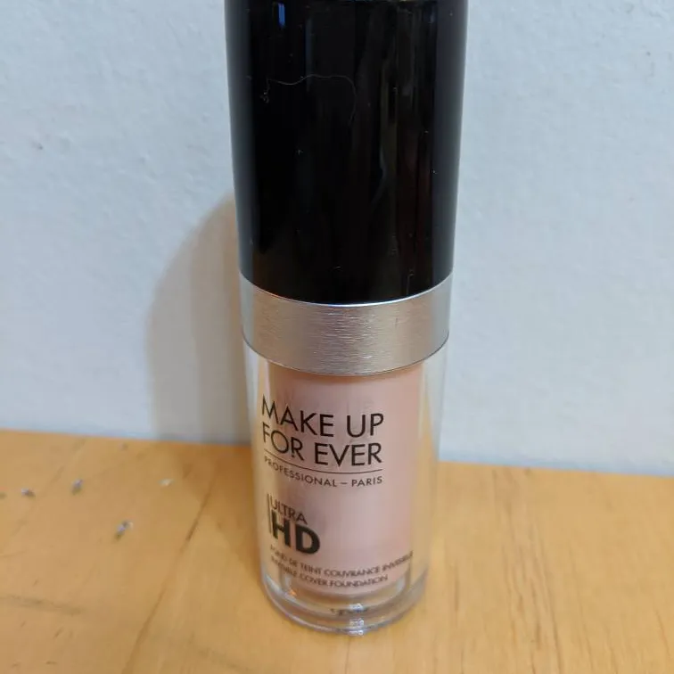 Makeup Forever R220 Ultra HD Foundation photo 1