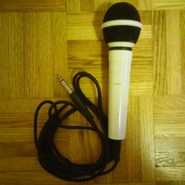 Microphone photo 1