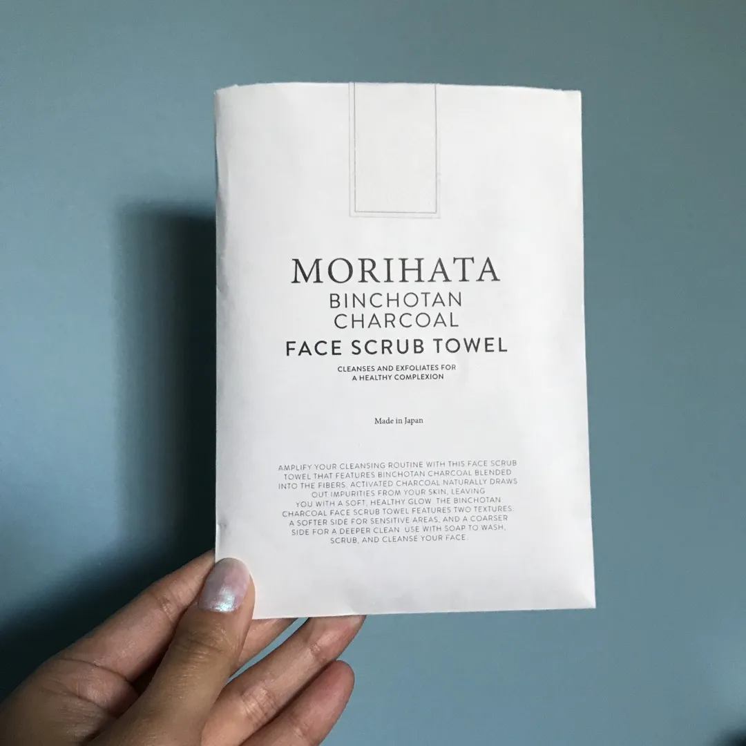Morihata charcoal face scrub towel photo 1