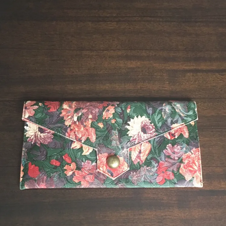 Floral Embroidered Clutch photo 1