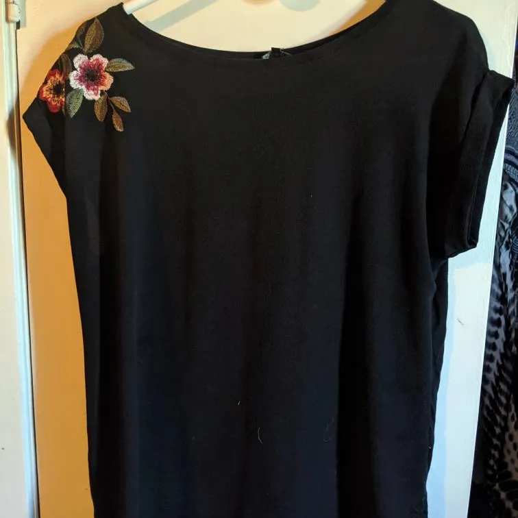 Embroidered Floral Top (L) photo 1