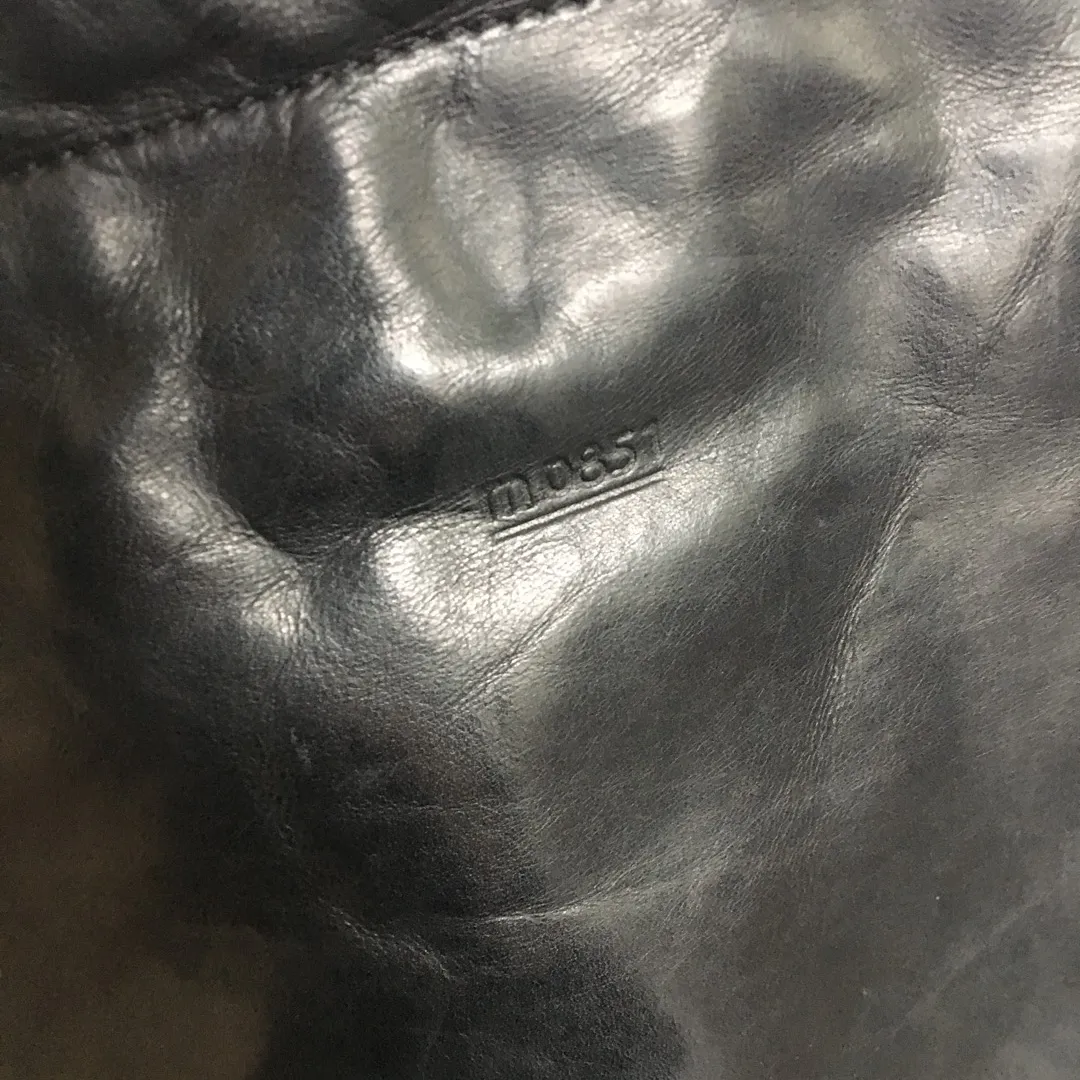 M0851 Leather Drawstring Shoulder Bag photo 8